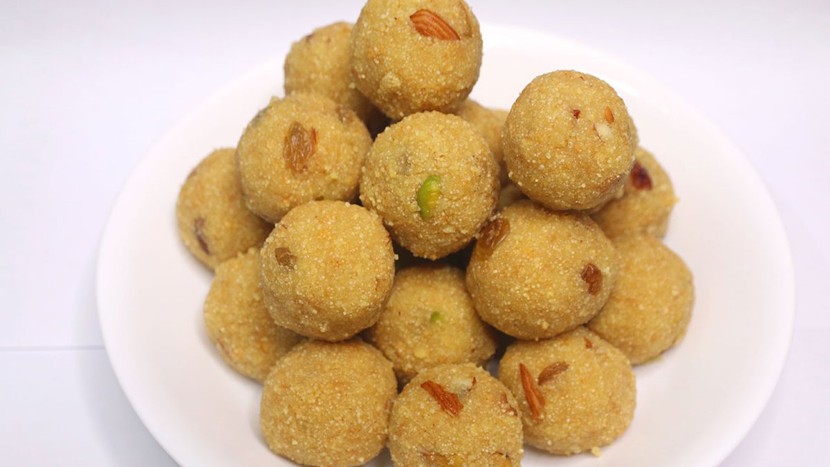BithikaKitchen's tweet photo. Besan Laddu 
বেসন লাডু 
Traditional Style 

https://t.co/M9C9mW46XC https://t.co/J85IyvDSjk