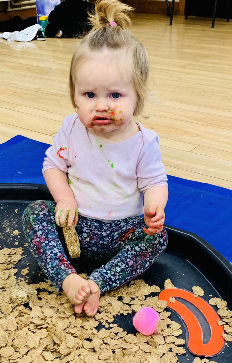 LittleMessSL's tweet photo. It’s the most wonderful time of the year ⛄️🎄🎅🏽
.
#snow #mess #christmas #santa #mud #pudding #twins #toddlers #paint #play #learn #havefun #merrychristmas https://t.co/DDLIQ7Ycw6