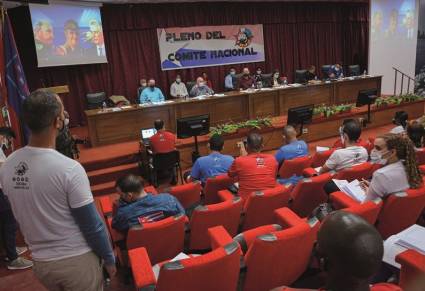 ➕d 60 propuestas y sugerencias d cómo aportar e insertar d manera➕activa a las nuevas generaciones en la Estrategia económica y social del país, fueron evaluadas durante el 2do. Pleno del Comité Nacional d la UJC. #Cuba #CubaViva #SomosContinuidad <a href="/acosta_diosvany/">Diosvany Acosta</a> <a href="/DiazCanelB/">Miguel Díaz-Canel Bermúdez</a>