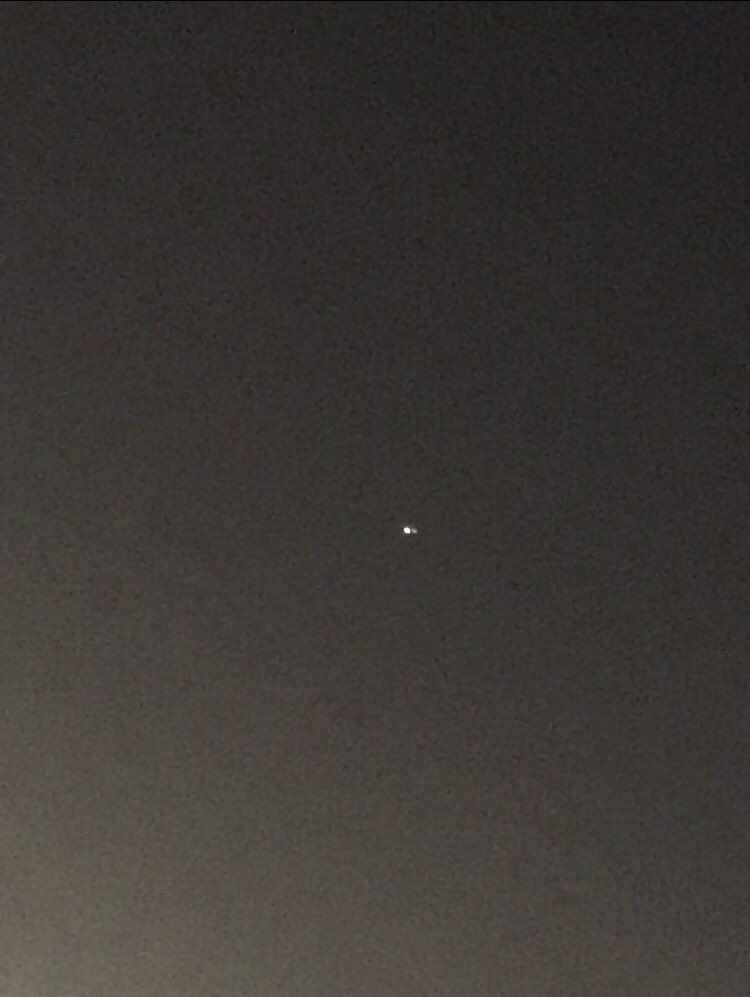 Parth04092529's tweet photo. I got a picture 😅🤩.                                  #jupitersaturnconjunction                         #GreatConjunction2020                          #jupitersaturn https://t.co/JGaEV37UeV