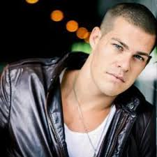 merlinpapin3's tweet photo. On souhaite un Bonne Anniversaire à #GregFinley qui a 36 ans, on peut le voir dans
IZombie
Star Crossed
La Vie secrète d'un Ado Ordinaire
Black Jack
Hypothemia
The Witches Files
@Jouxplane83 @FredOL69007 https://t.co/xki0aK9QxA