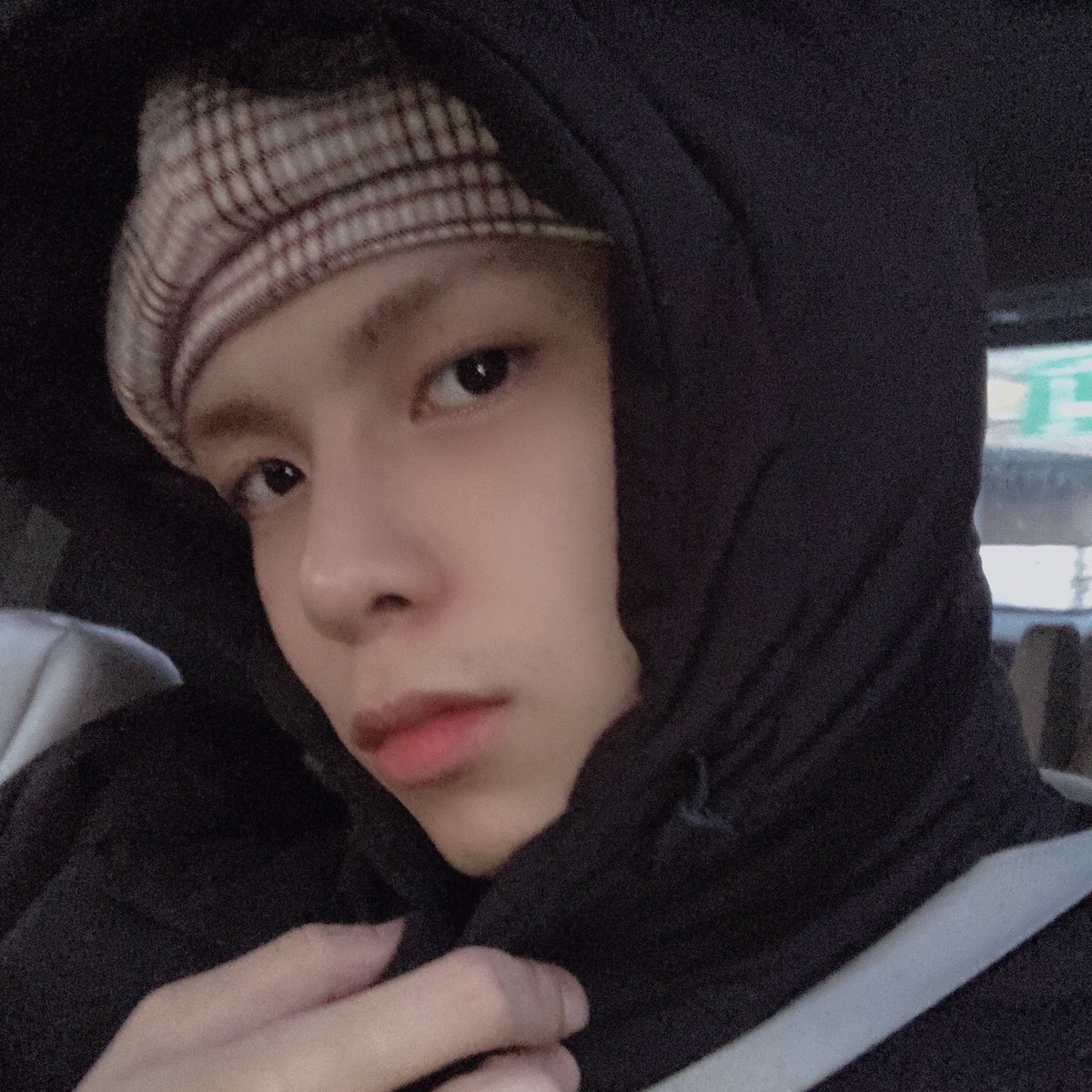 ELASTofficial's tweet image. 요즘 너무 춥죠 ㅜㅜㅜ 여러분도 옷 더 따뜻하게 입고 다니세요 &amp;gt;&amp;lt; 😘

#예준 #엘라스트 #ELAST #yejun