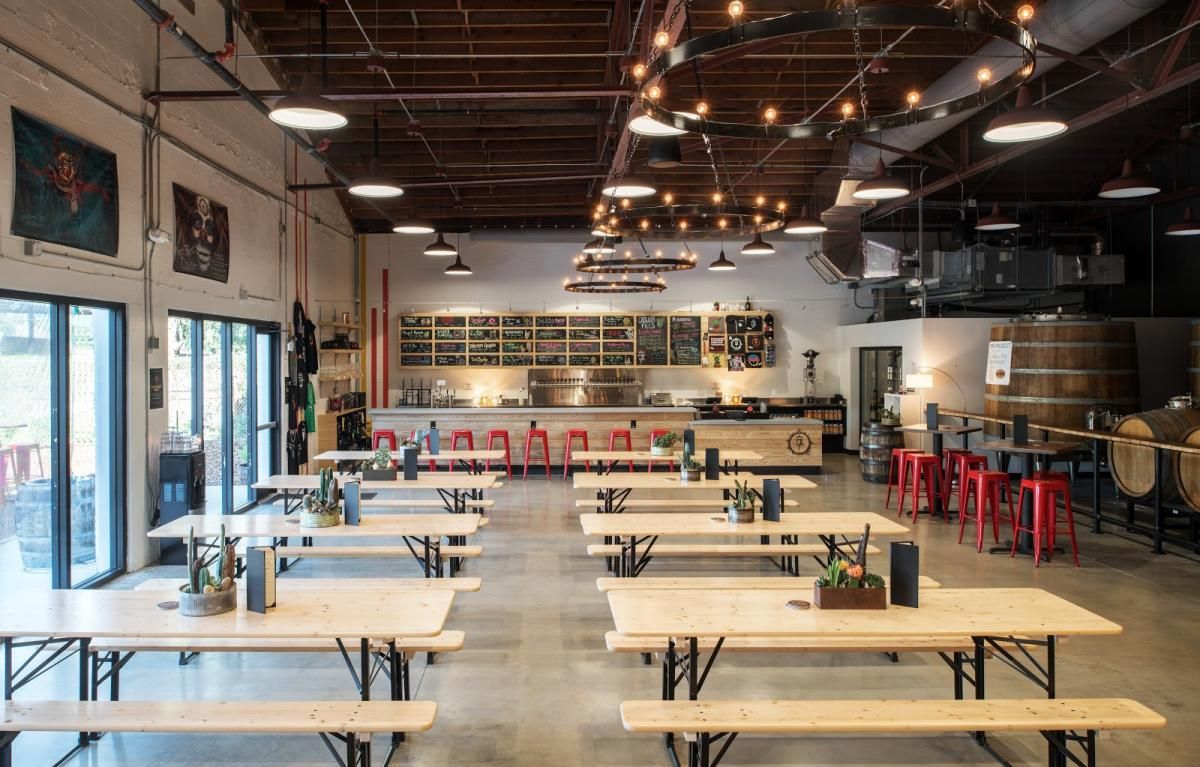 bocklighting's tweet photo. Another week, another Brewery featuring Bock RLM pendants! Bock RLM's are seen here at 7venth Sun Brewery in Tampa, FL!
Located in Tampa’s Seminole Heights neighborhood, 7venth Sun’s Tampa location has a 15 barrel brew system! #interiordesign #beer #craftbeer #madeinCLE https://t.co/62GlkrZ8Hl
