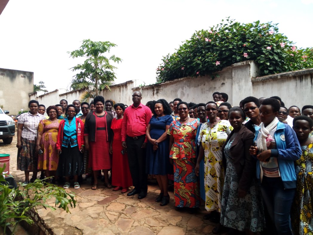 Gitega's tweet photo. #Burundi L'association des Femmes Actrices de Paix et de Dialogue (#AFAPD) organise ce lundi à @Gitega une rencontre provinciale entre les femmes leaders élues en 2020 et les femmes leaders communautaires. https://t.co/XDzRQFsNh3