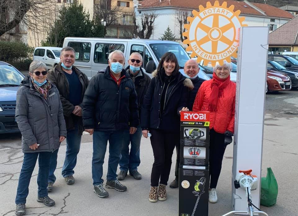 RotaryVLBA's tweet image. Quand le Rotary Club de Villeneuve-Loubet Baie des Anges se transforme en Père Noël à Tende !
#rotaryclubvilleneuvebaiedesanges #rcvlba #Rotary #rotaryenaction