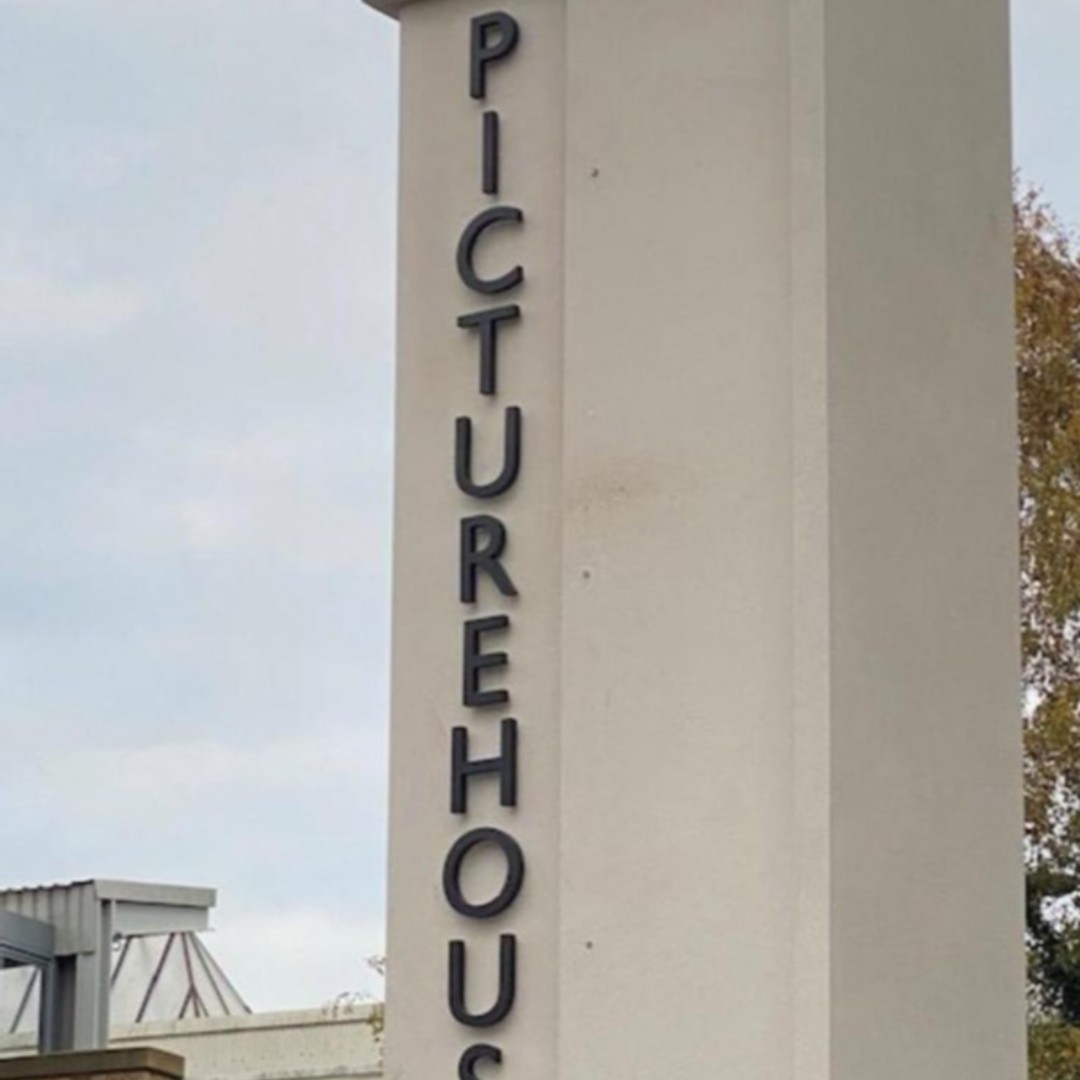 SXBasildon's tweet image. So big we couldn't even fit it all in the photo. This mammoth sign came to 7 metres high! Built-up illuminated letters that look even better at night...
#SignsExpressBasildon #Basildon #Essex #Southend