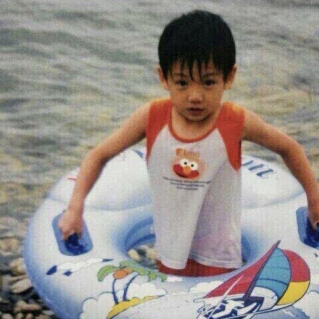 A thread of Jungkook -- but as you keep scrolling he gets older