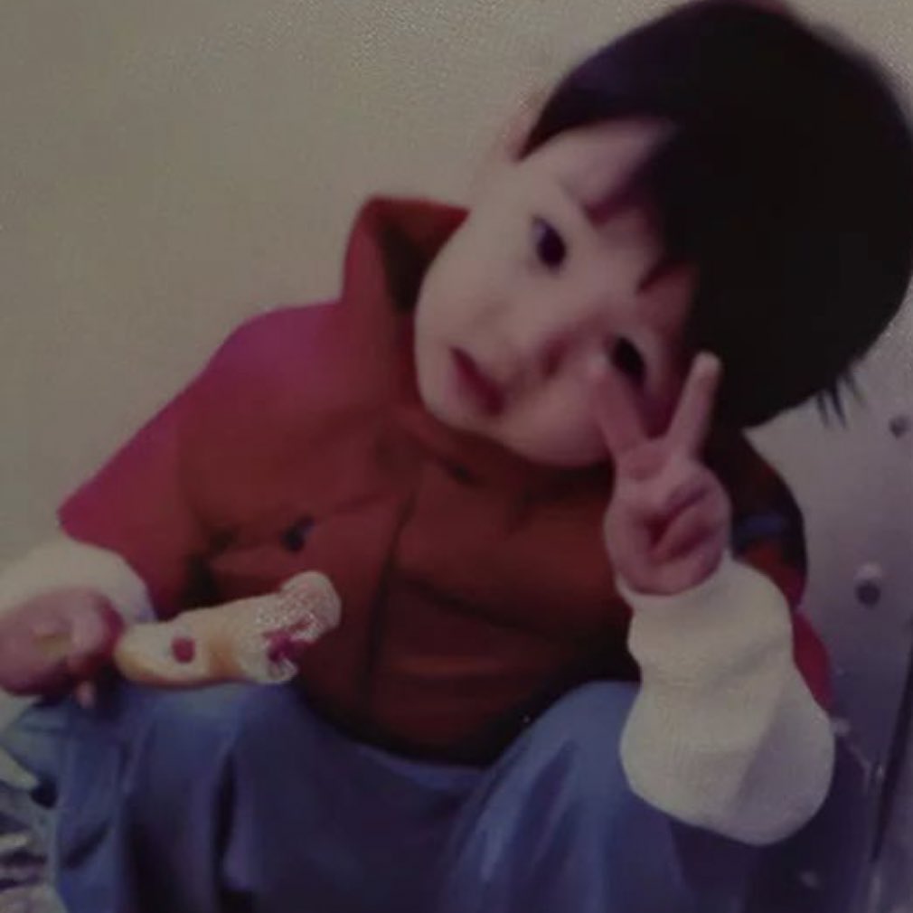 A thread of Jungkook -- but as you keep scrolling he gets older