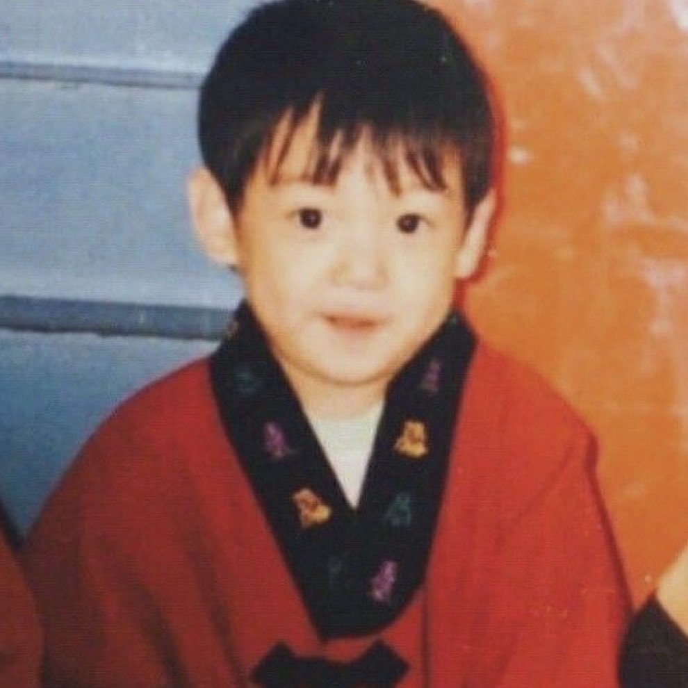 A thread of Jungkook -- but as you keep scrolling he gets older