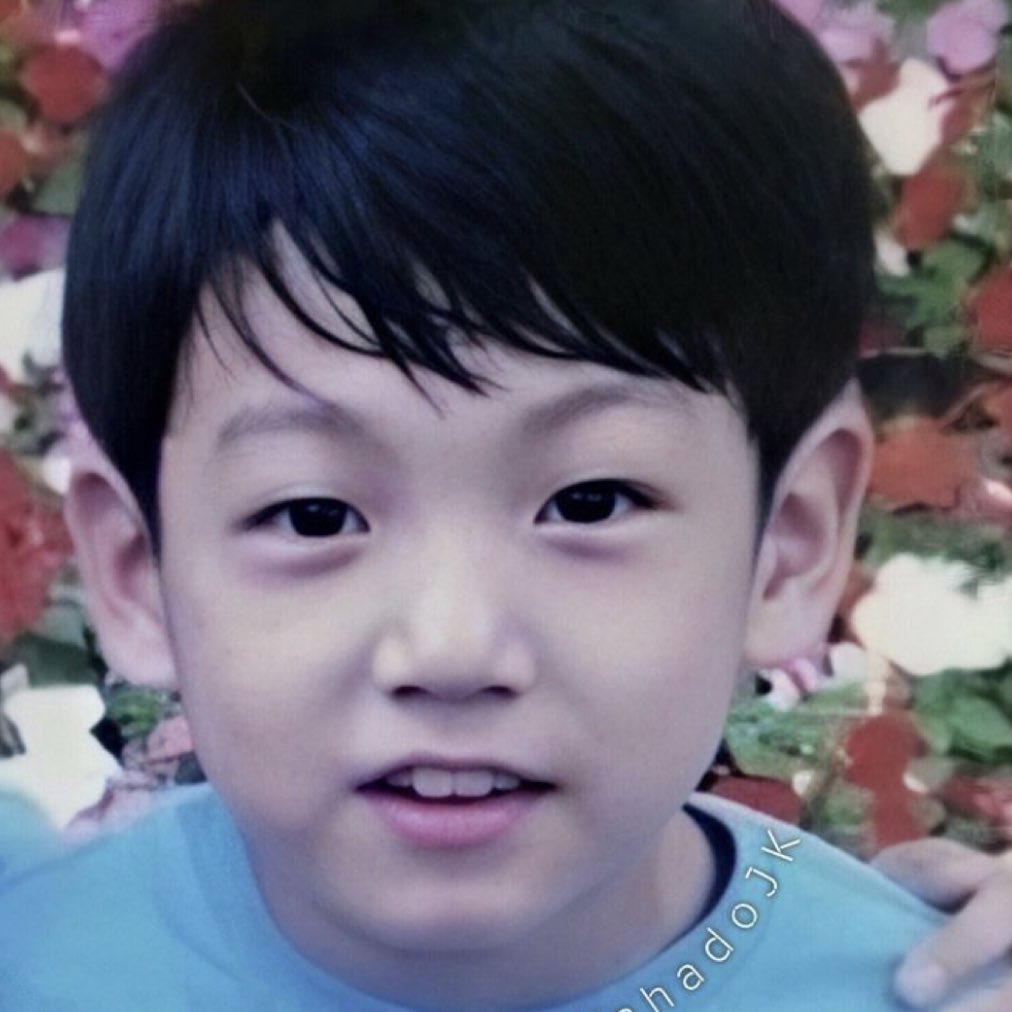 A thread of Jungkook -- but as you keep scrolling he gets older