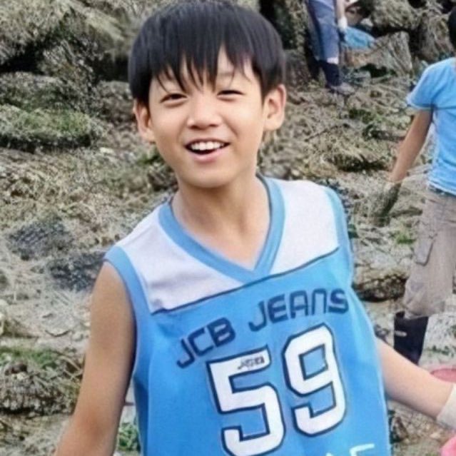 A thread of Jungkook -- but as you keep scrolling he gets older