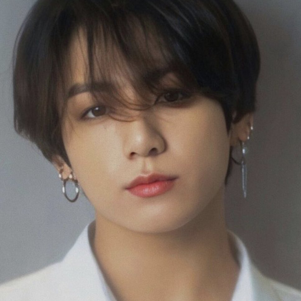 A thread of Jungkook -- but as you keep scrolling he gets older