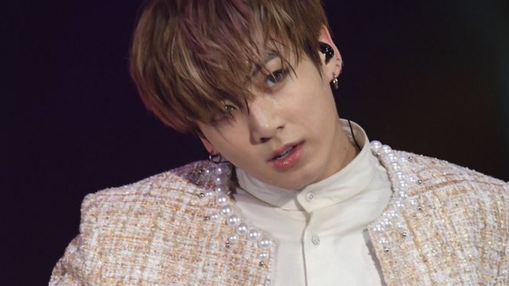 A thread of Jungkook -- but as you keep scrolling he gets older