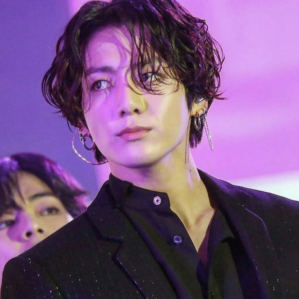 A thread of Jungkook -- but as you keep scrolling he gets older