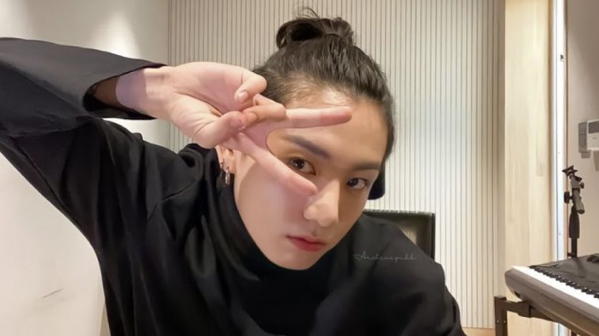 A thread of Jungkook -- but as you keep scrolling he gets older