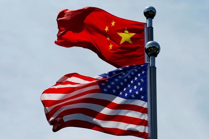 ReutersBiz's tweet photo. China says firmly opposes U.S. bill that could remove Chinese firms from U.S. exchanges https://t.co/xmuOqOi16c https://t.co/DiFFWgD23Q