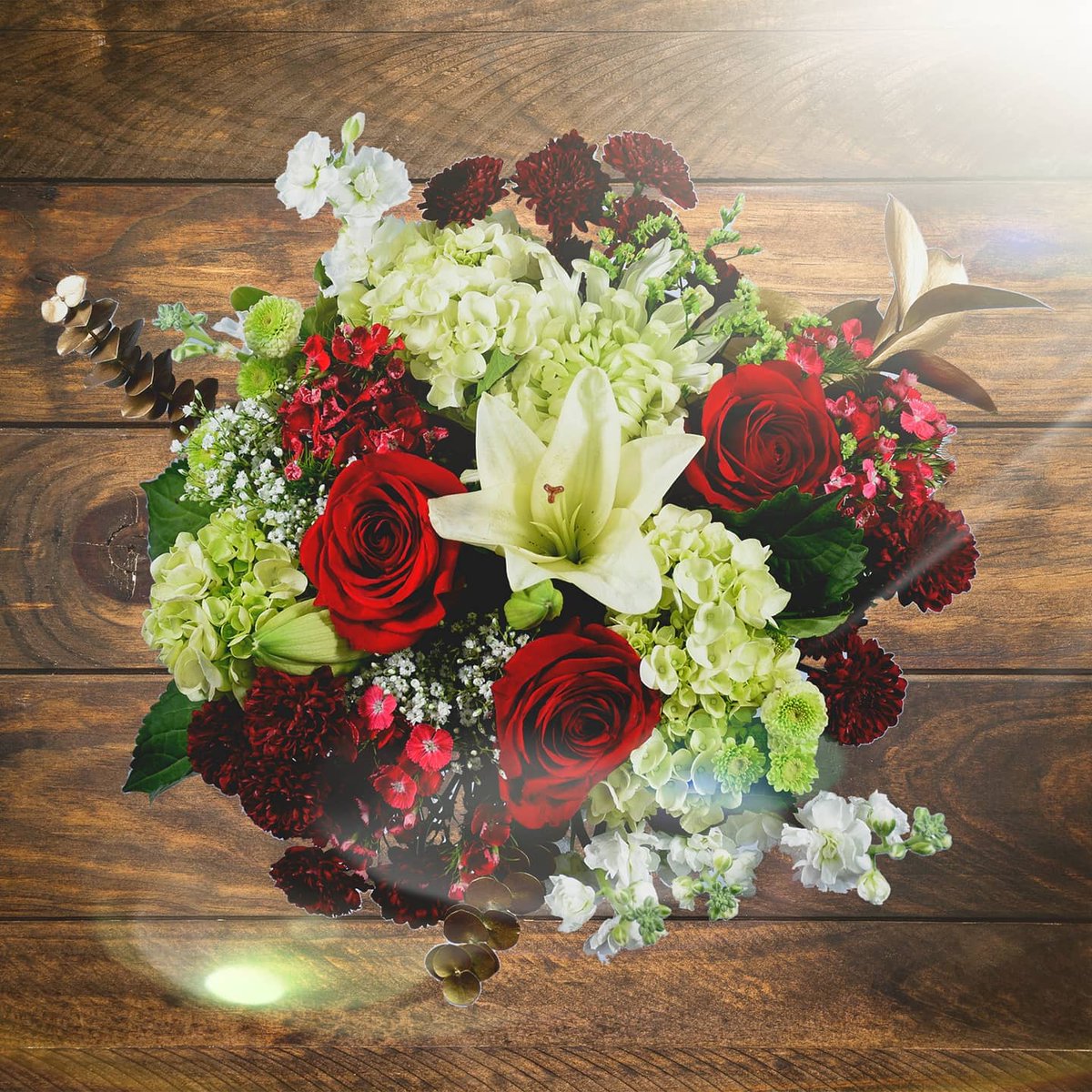 Mondays are better with flowers! #mondaymotivation 🎄☃️💐