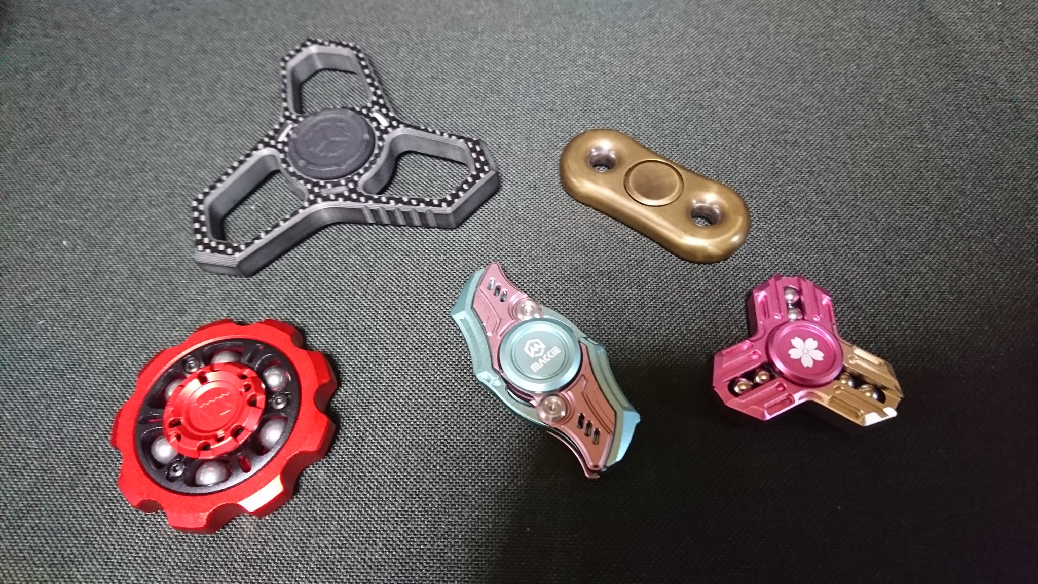 ハンドスピナー散財 Twitter Search Twitter