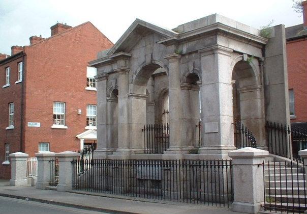 4/6In 1894 Dickson started to practice in  #Dublin, & also worked as a hospital gynaecologist. From 1895-1898, she worked as the assistant master at the Coombe maternity hospital. In 1896, Emily was awarded her Doctorate in Medicine along with a Masters in Obstetrics.  #medtwitter