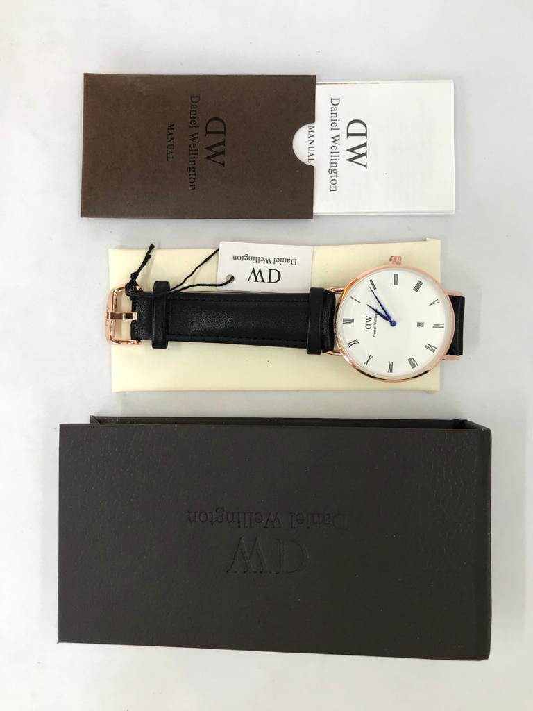frifieinc's tweet photo. Daniel Wellington Leather 
Help me get Christmas money small😩
GHS 130
Contact : 0551312903
Please Retweet till my customer sees it 
Thanks 🙏 https://t.co/2togufHLQk