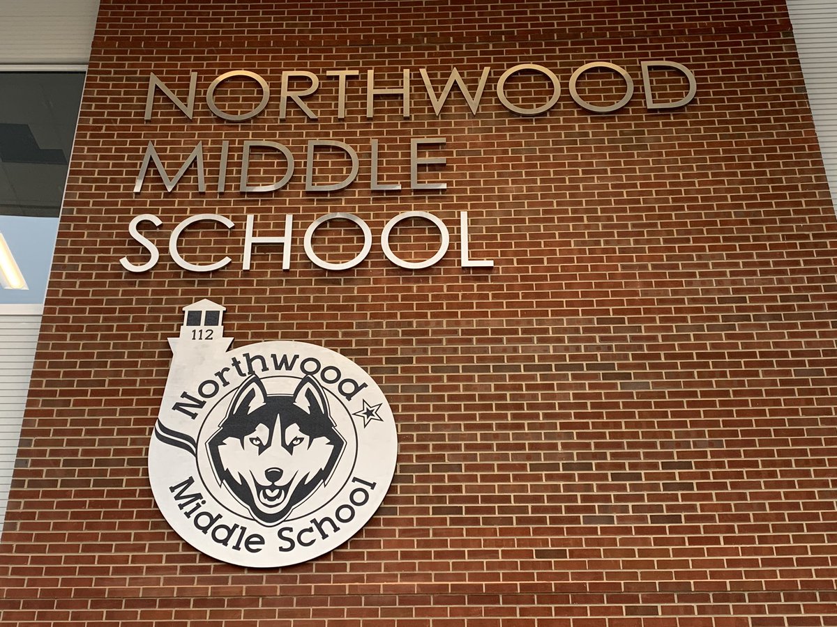 CWildmanCPA's tweet photo. Thanks to @LeanneMeyerSmit from @wightco &amp; @GilbaneChicago team for the amazing work getting @nwhuskies ready for the @LakeCountyES visit. #112leads #schoolbusiness https://t.co/c1tXuTT9JA