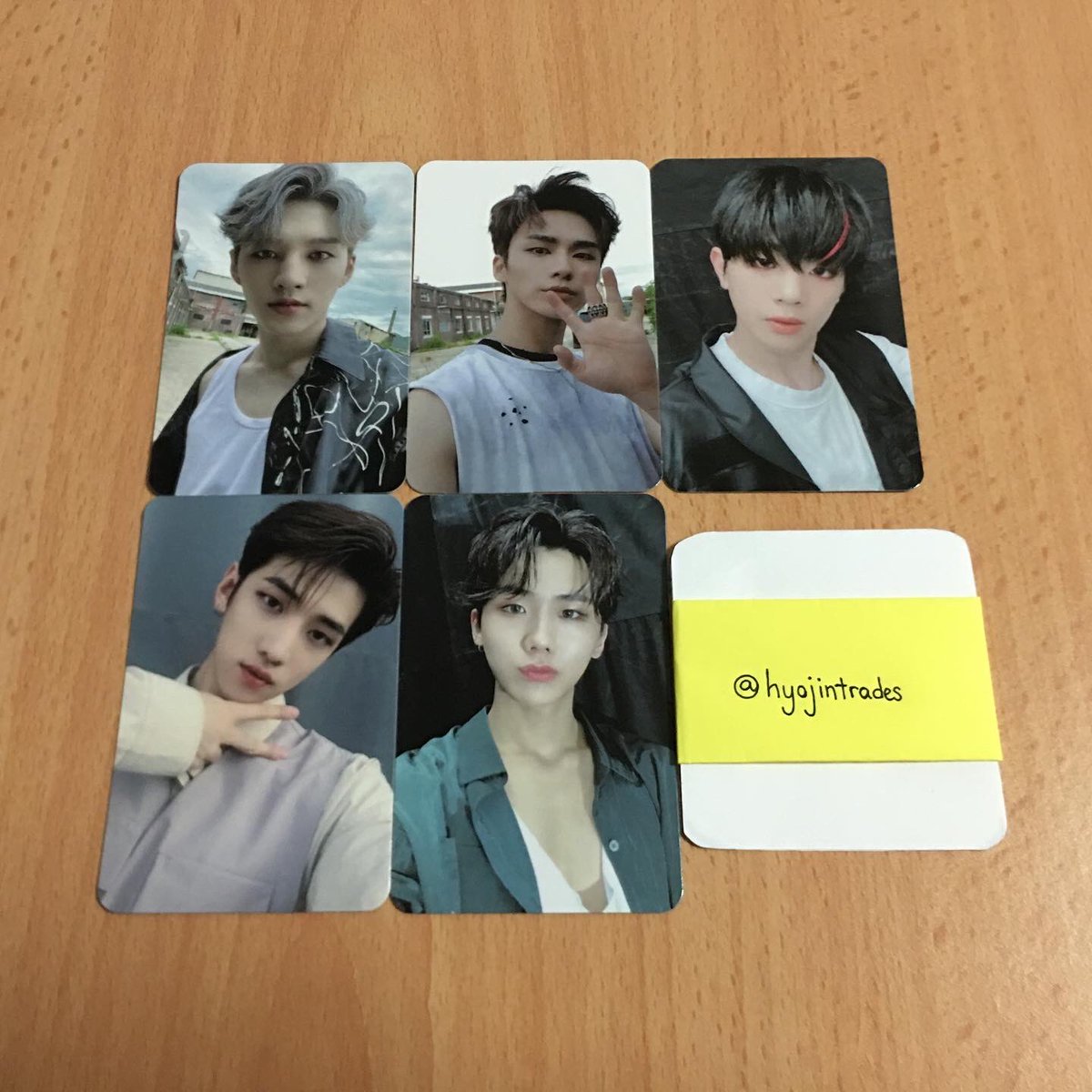 donghunsbel's tweet photo. WTS Dongkiz 「自我」 Makestar Photocard Set

$35 + shipping

#dongkiz #dongkizsales #wtsdongkiz #dongkizwts https://t.co/5VAz5E4OfW