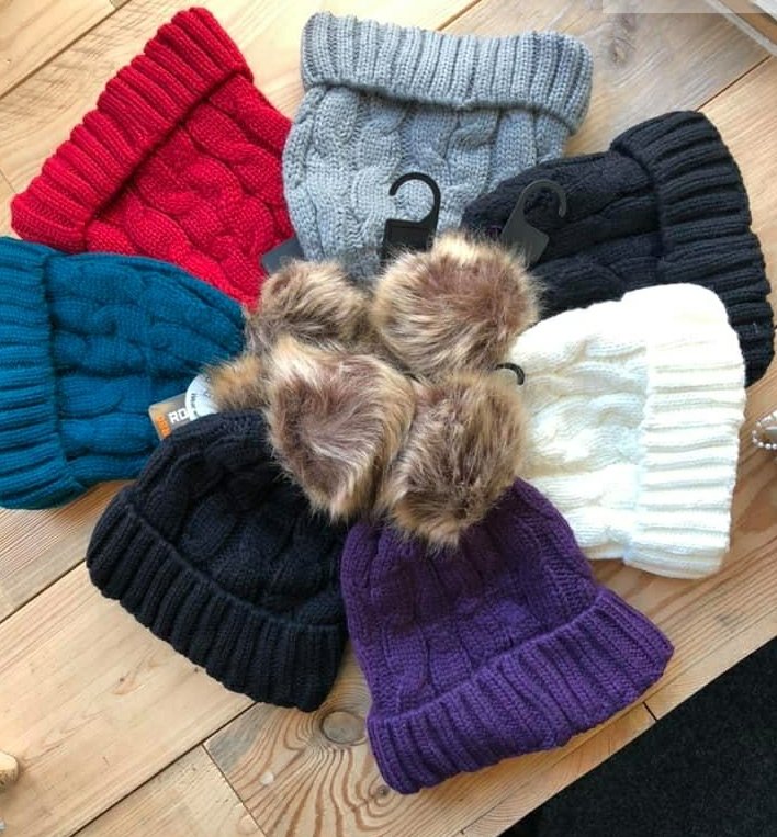 Be your own cheerleader with these pom pom hats (pom pom detachable) from Update Boutique on shopappy.com/stewarton 

#pompom 
#hat #winter #stewarton #loveeatshopenjoylocal