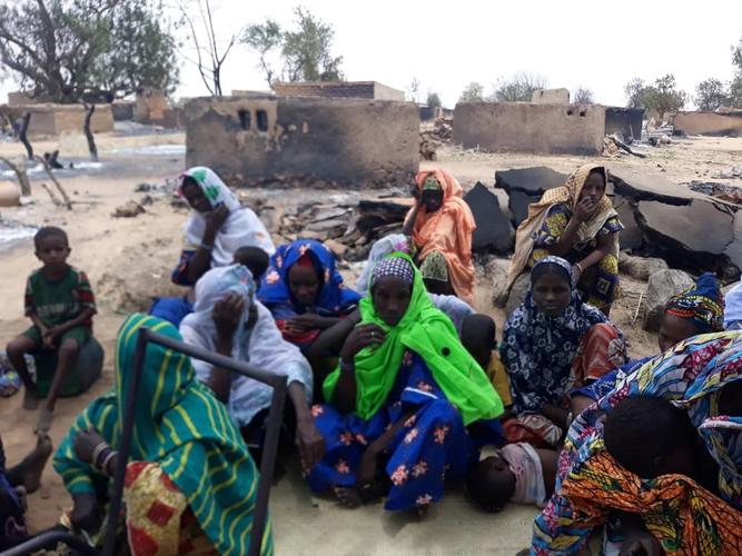 kibml's tweet photo. b'Peace process - Gossi : Des milliers de d\xc3\xa9plac\xc3\xa9s affluent vers la commune https://t.co/ZYG8AyzIU0' https://t.co/OQu7bSVWiL
