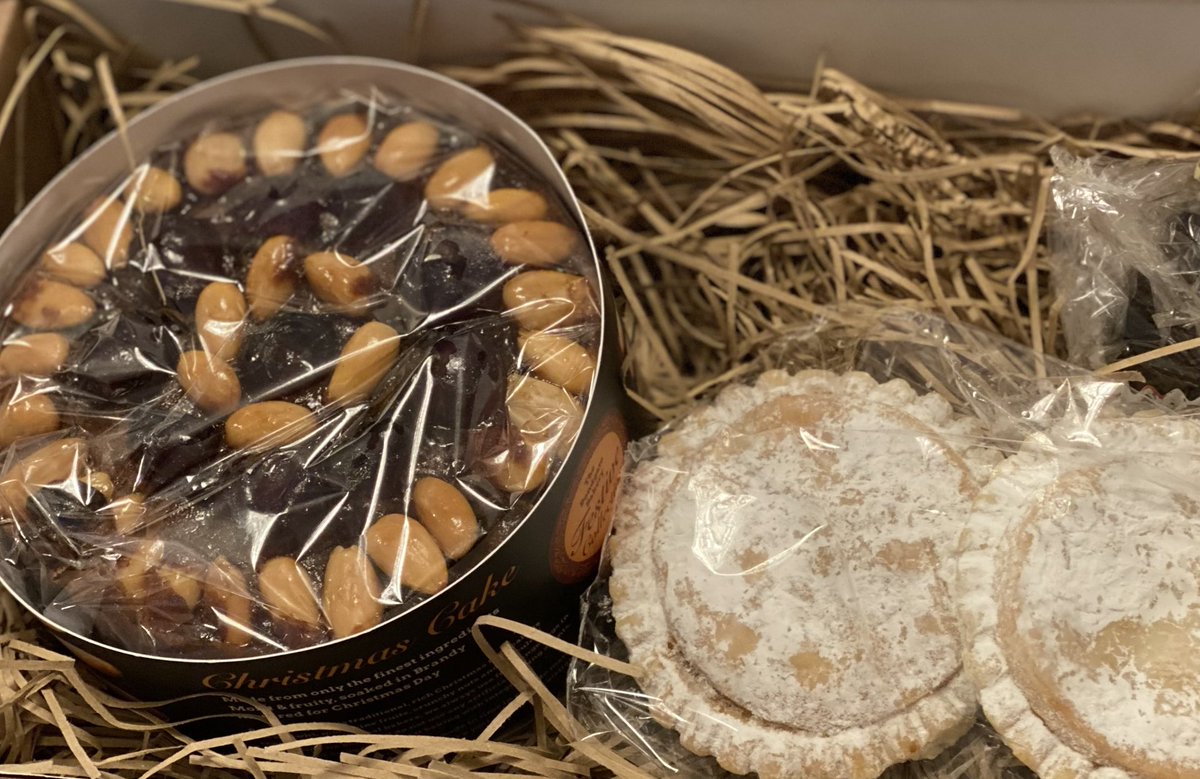 worldofjames's tweet photo. Amazing little #christmas gift from my travel PR client ⁦@OtleyBID and produced by the town’s fabulous artisan ⁦@BondgateBakery⁩. So nice to feel appreciated in these tough times. #otley #visitotley #buyinotley https://t.co/ZhLioUfbWX