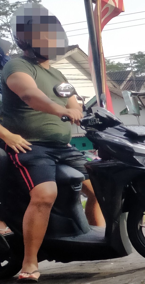 Dwi79883047's tweet photo. Enak kalo yaa punya bapak kyk doi wkwkwk
Paling enak di Magelang kemana2 ktmu tentara yg semok.
#gaymagelang #magelanggay #gayjogja #jogjagay #gayindo #hayhot #kontol #ngentot #stright #kenthu #ngewe https://t.co/Rcmz31URSN