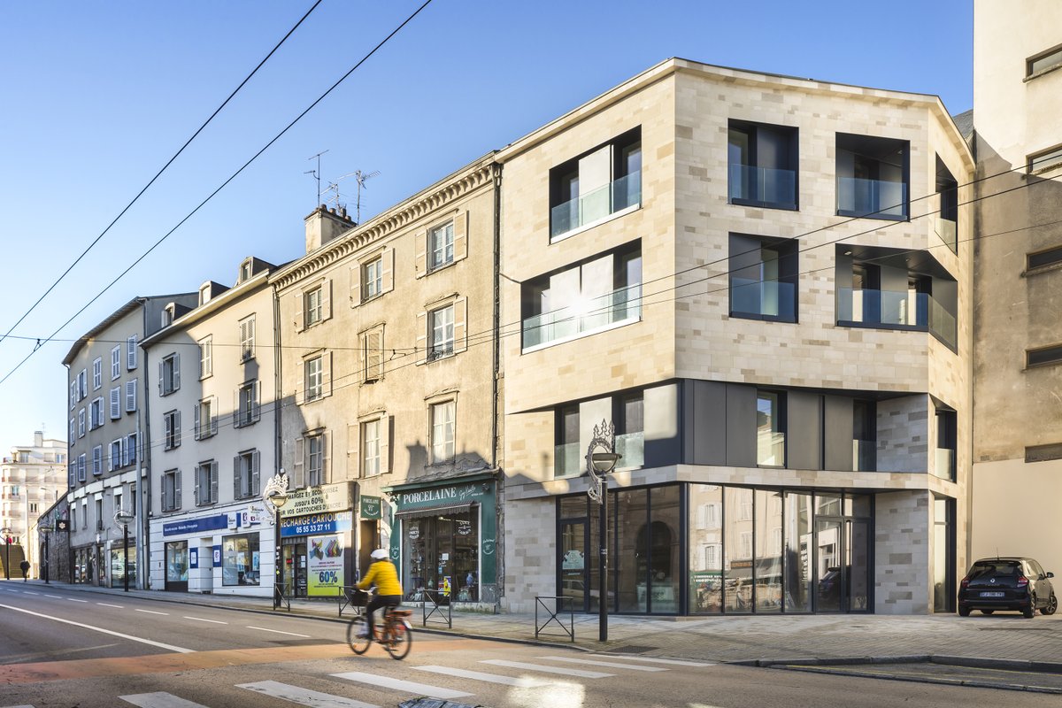PolycorFrance's tweet photo. #Massangis and #Vilhonneur limestones marketed by #ROCAMAT dress the facade of this building designed by BVL Architecture and located right in the city centre of Limoges, France.
Photos : © Sergio Grazia
#FrenchLimestone #Architecture https://t.co/8D7ISOQ0sF