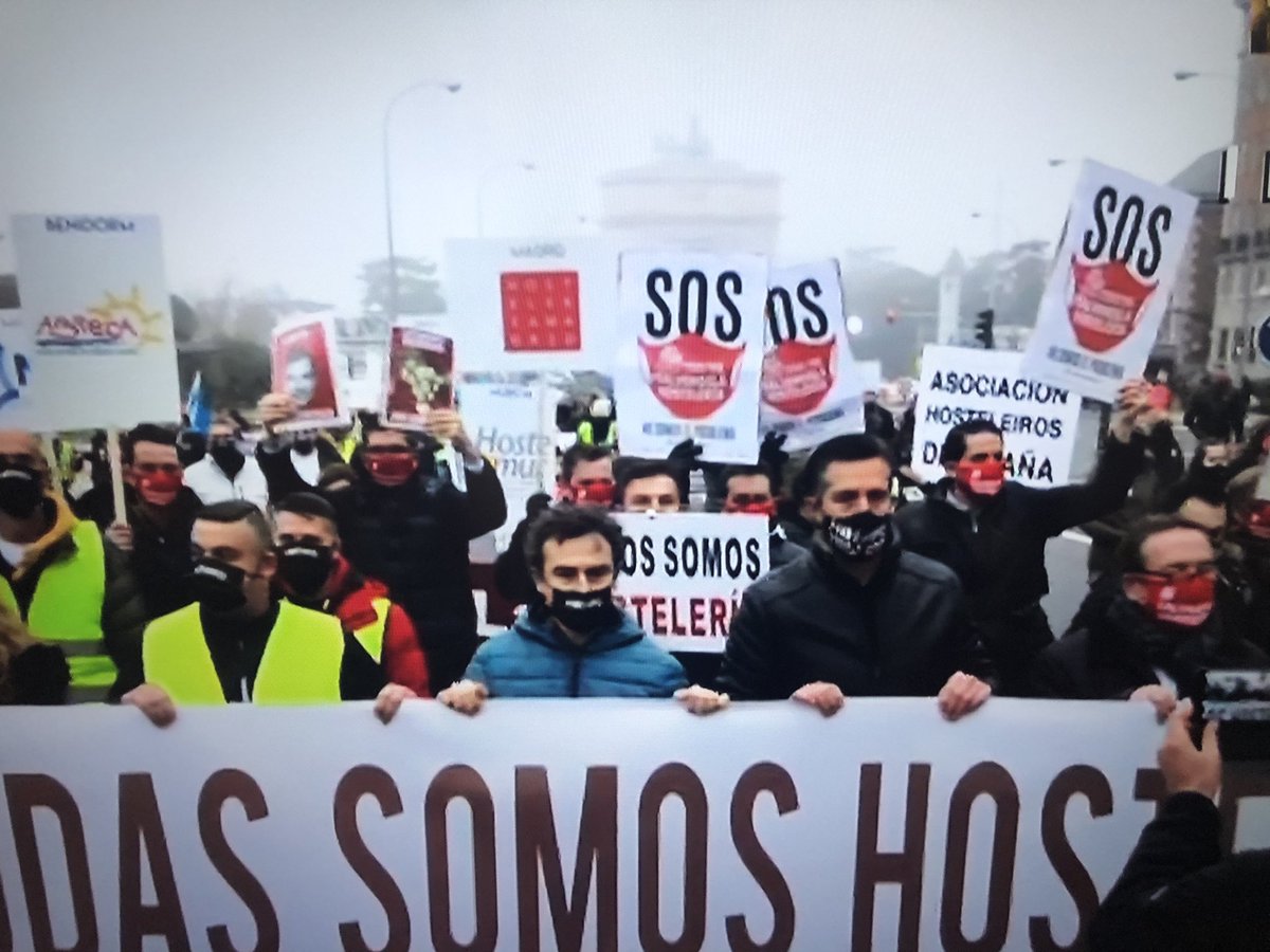 Con nuestros amigos de <a href="/HOEMPO1/">HOEMPO</a> 
Gracias por el esfuerzo de 14 días caminando por la hostelería y ponerle cara (y arrestos) a nuestras reivindicaciones. 💪🏼
<a href="/soshosteleria/">soshosteleria</a>