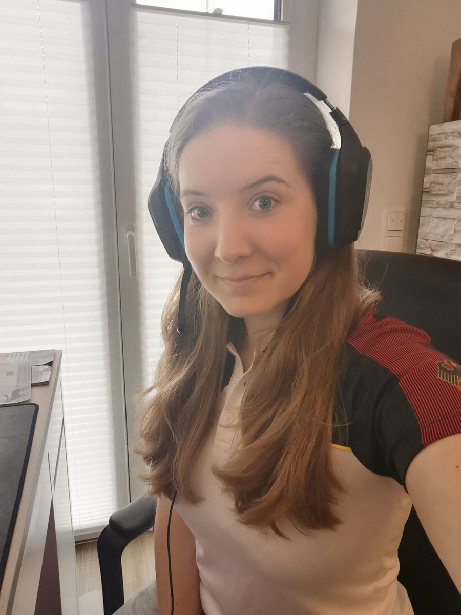 DSB_de's tweet photo. Eine neue Folge unseres Podcasts dieses Mal mit Pistolenschützin Doreen Vennekamp #Volltreffer
👉 Webseite: https://t.co/1zR5XLitjz
👉 Spotify: https://t.co/OZdpTFt034
👉 ApplePodcast: https://t.co/Nwmhb19koA
👉 Google Podcasts: https://t.co/f2HX2PIaYu

@DOSB @TeamD @sporthilfe https://t.co/ZiJxDG99C6