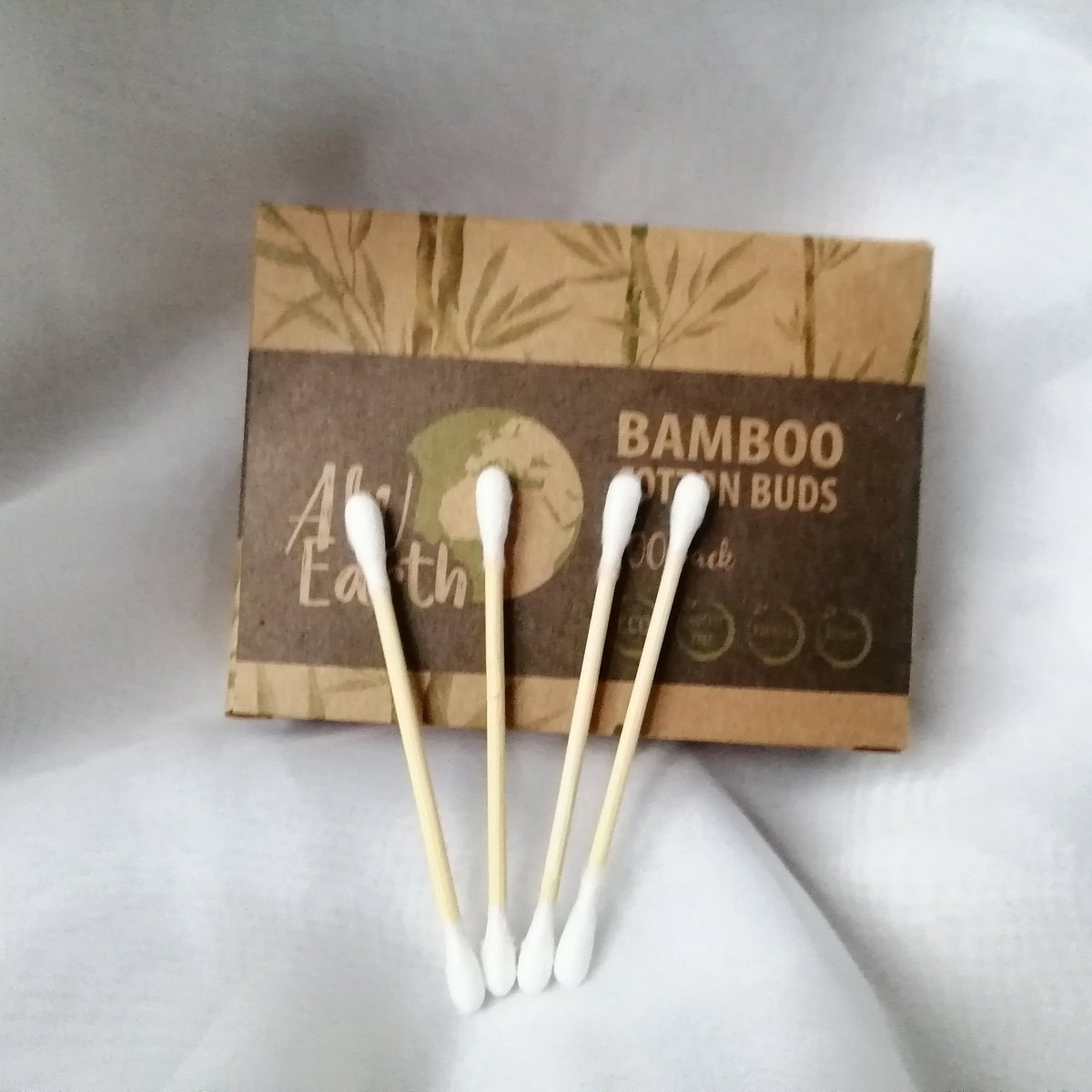 Derose_UK's tweet photo. Bamboo #CottonBuds are a great way to cut down on your daily plastic consumption. Also, Bamboo has a very nice natural energy about it.

Why #Bamboo? Its the world’s fastest naturally renewing resource which is also inherently anti-microbial, anti-fungal and anti-bacterial. https://t.co/XnSoF7SVib