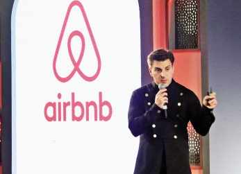 BiIndia's tweet photo. .@Airbnb will select one startup a year to fund with ‘no strings attached’— founder Brian Chesky (@bchesky) dedicates initiative to the company’s earliest investor #RonConway
https://t.co/YG4Vk0MqlD
By @SanchDash https://t.co/Kmmwo9Jg7z