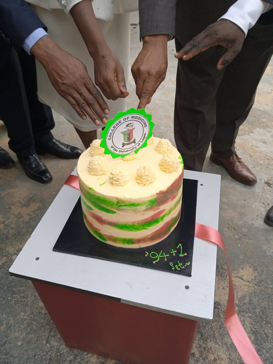 CmulNigeria's tweet photo. #HappeningLive
#Commissioning of the Newly Renovated Toilets, Kitchenettes, and Bathrooms in Block 2 Male Hostel by the 1994 + 1 Set.
#GivingBacktoAlmamater
#GiveBackLegacyProject https://t.co/1dX1fRMIvE