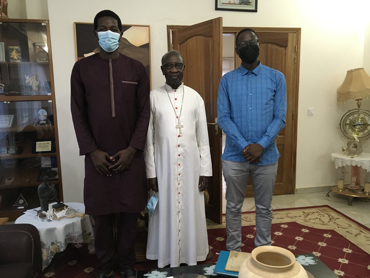 #Héritages - Cardinal Théodore Adrien Sarr

Cette fois, impossible de ne pas vous en parler avant. Nous préparons l’épisode avec le Cardinal Théodore Adrien Sarr, ancien Archevèque de Dakar, figure majeure du catholicisme au Sénégal et en Afrique.

📸 avec <a href="/Papseen/">Paap Seen</a> et <a href="/ndaofary/">Fary Ndao 🧡🇸🇳</a>