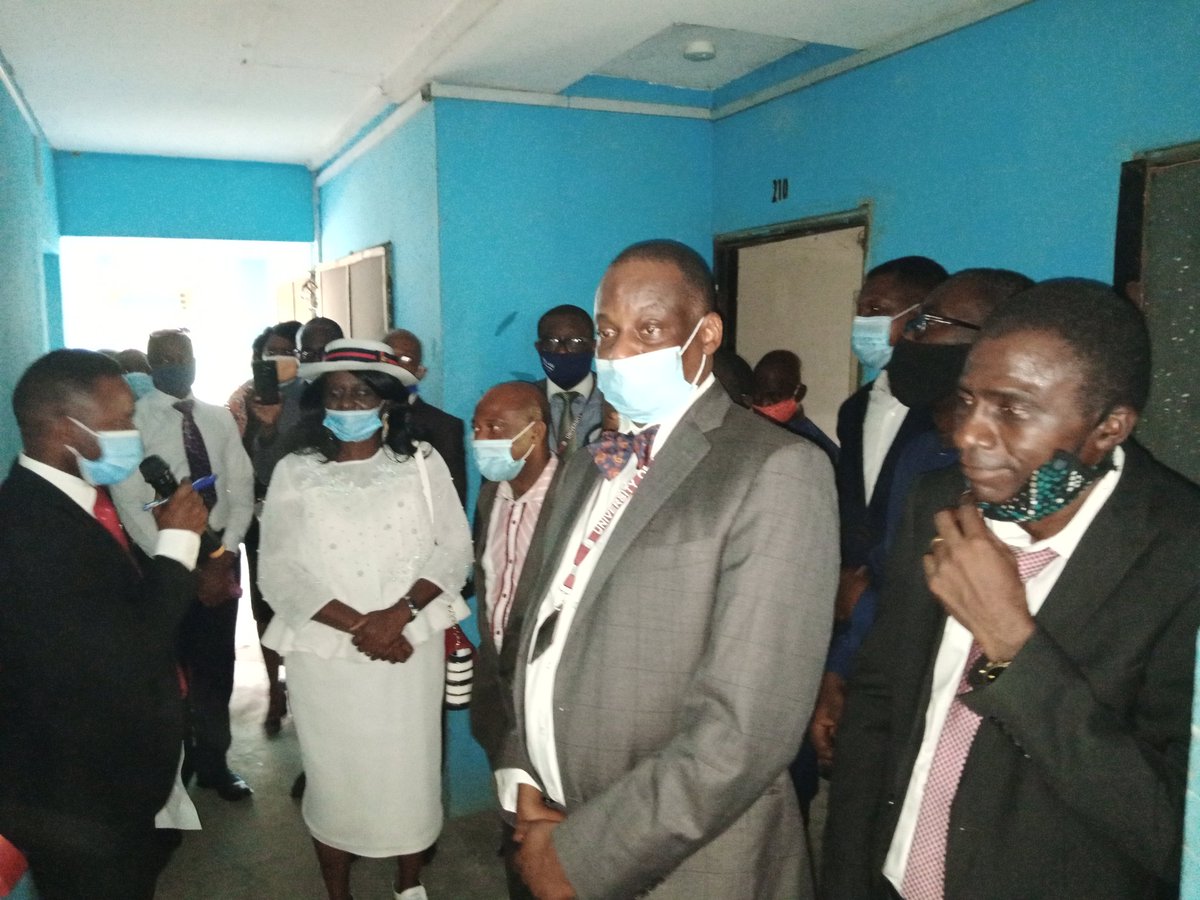 CmulNigeria's tweet photo. #HappeningLive
#Commissioning of the Newly Renovated Toilets, Kitchenettes, and Bathrooms in Block 2 Male Hostel by the 1994 + 1 Set.
#GivingBacktoAlmamater
#GiveBackLegacyProject https://t.co/qZYPCZ8kDE