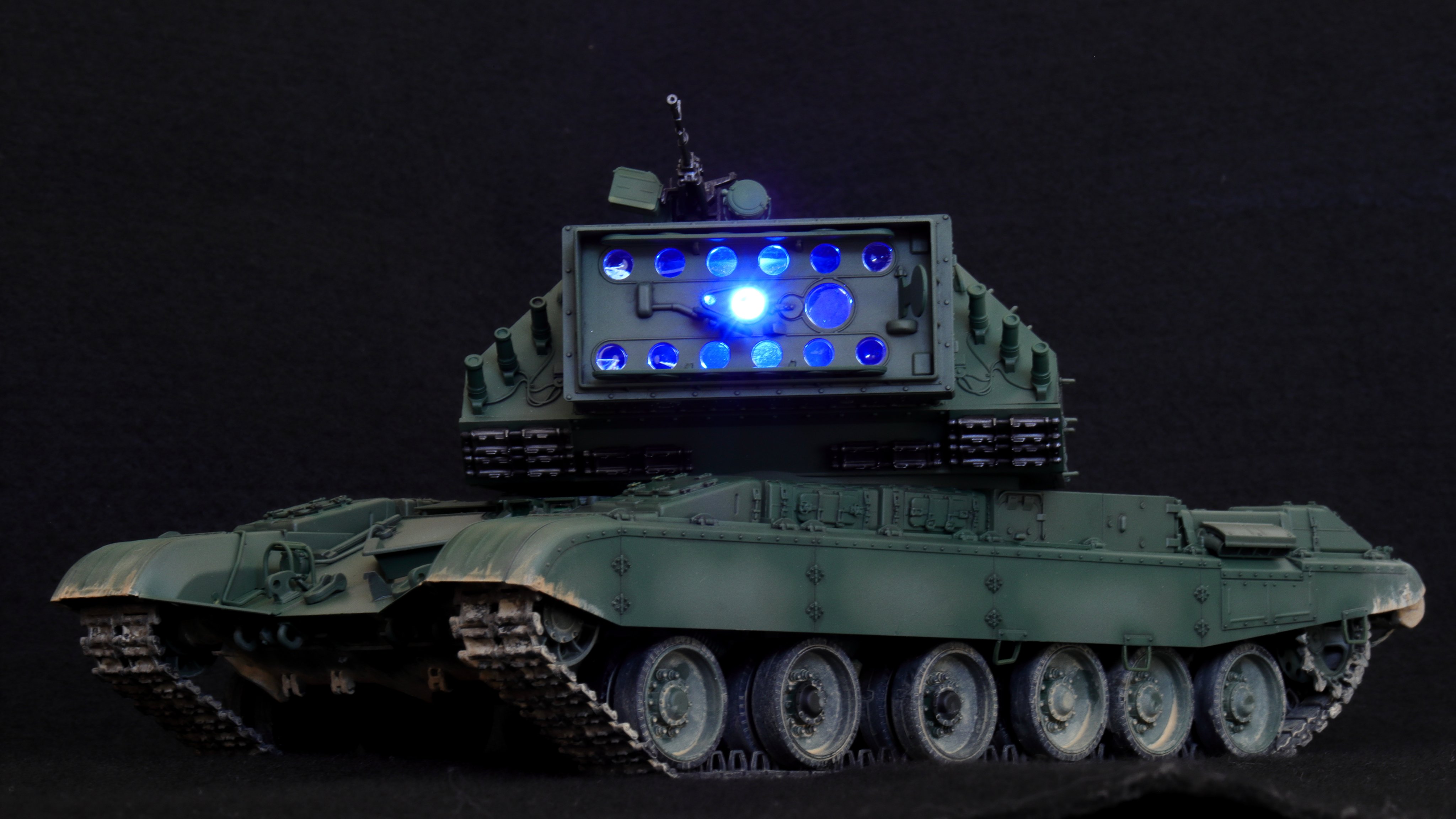 Amazon.co.jp: 1/35 トランぺッター 1K17 スジャティエ レーザー