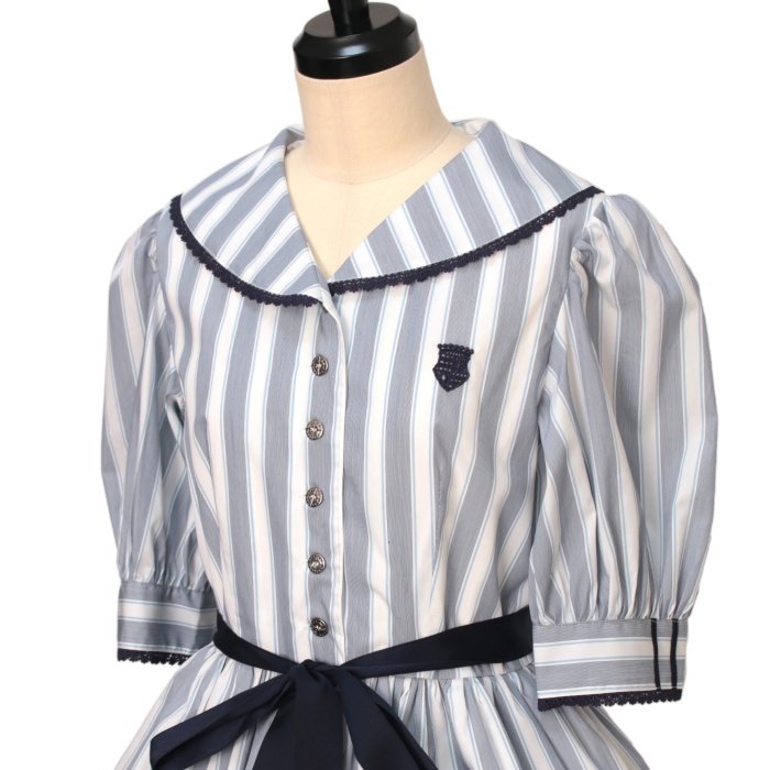 Wunderweltworld's tweet photo. New in stock (used) 👀 Victorian maiden 💛 Stripe Marine Dress 💛 https://t.co/lSAscieNaw #wunderwelt #lolitafashion #victorianmaiden #classiclolita https://t.co/KyOLdYOMN7
