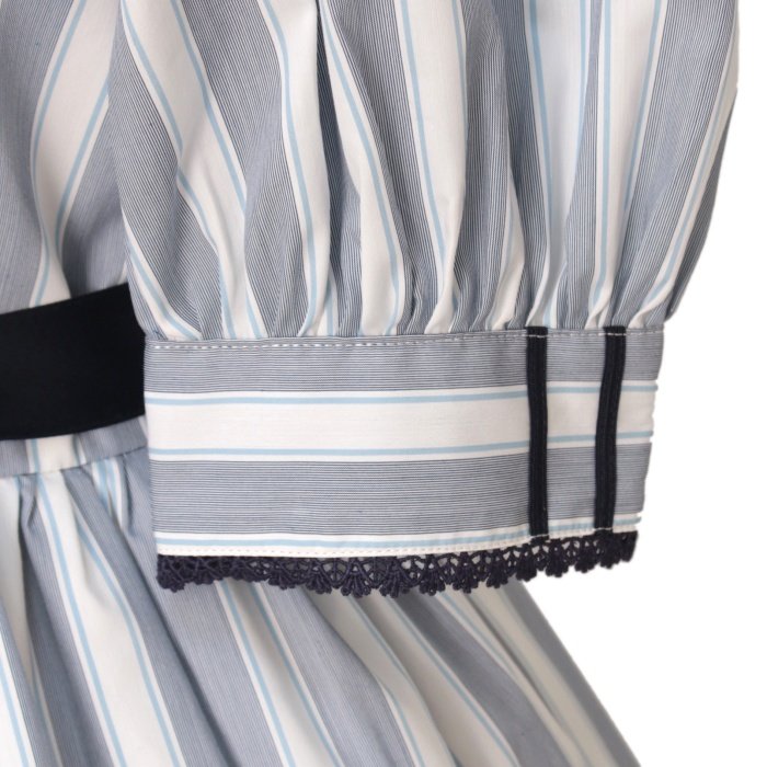 Wunderweltworld's tweet photo. New in stock (used) 👀 Victorian maiden 💛 Stripe Marine Dress 💛 https://t.co/lSAscieNaw #wunderwelt #lolitafashion #victorianmaiden #classiclolita https://t.co/KyOLdYOMN7
