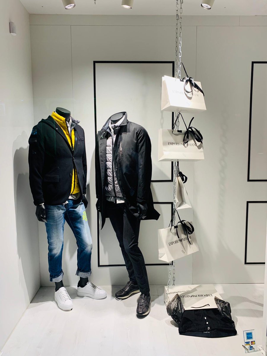 Effrontee's tweet photo. Buenos dias!!!
Buena semana de Navidad!!!
#effrontee
#emporioarmani
#fashion 
#boutiques
#multimarca https://t.co/8HJiza2ZBv