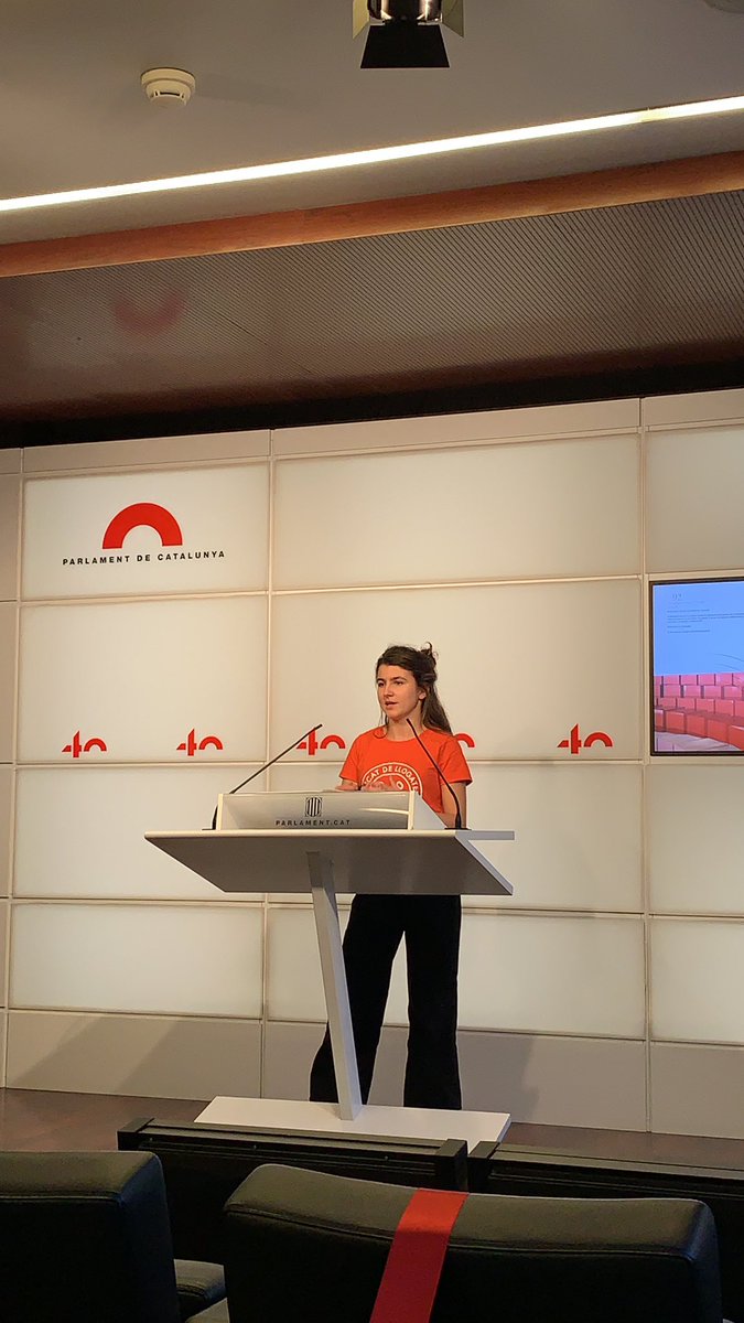 Avui hem anat al <a href="/parlamentcat/">Parlament de Catalunya</a> acompanyant el <a href="/CNJCat/">Consell Nacional de la Joventut de Catalunya</a> per exigir als partits que incloguin les demandes de les #JovesLlogateres als seus programes electorals. 

Una societat on el jovent no té dret a una llar és una societat sense futur!