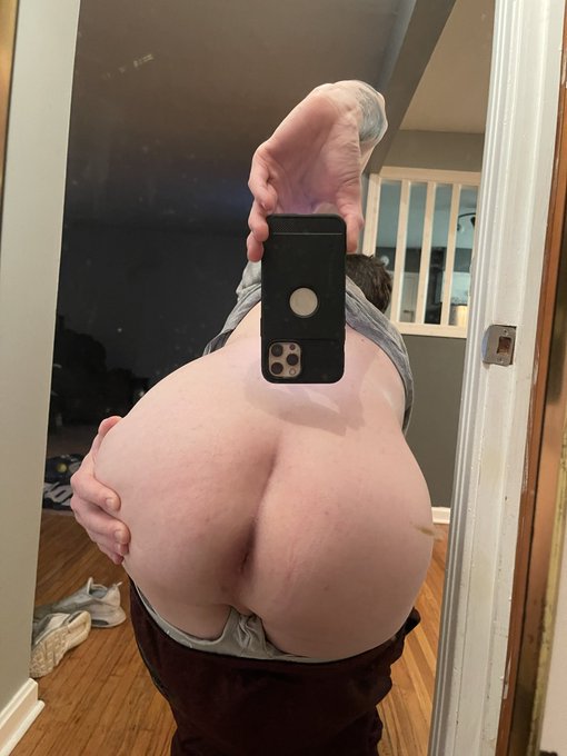 1 pic. Good morning! I need a dock in me so bad! #Femboy #femboy #femboybooty #feminization #sissy #sissyfemboy