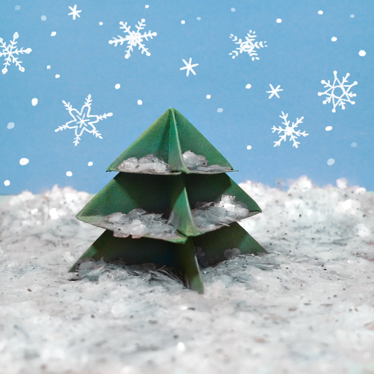 #Schnee-Konfetti für weiße #Weihnachten 
Das bleibt bei den jetzigen Temperaturen sogar länger, als Schnee. ❄️