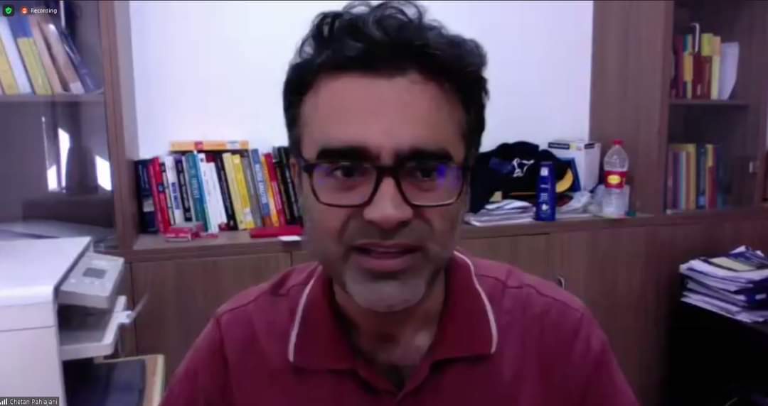 fpiitgn's tweet photo. This afternoon, Prof Chetan Pahlajani of @iitgn took a session on ‘Academic Integrity’ for the freshers. He shared about how they should refrain from plagiarism, cheating, and intellectual dishonesty; not just during their study at IITGN but for a lifetime.
#FP2020 https://t.co/pPsiLRkot7