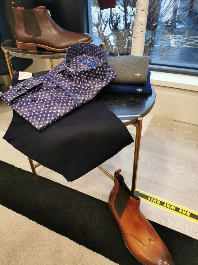 Christmas Gift Inspiration

Shirts, Chino's, Knitwear, Boots.....
We even have boxers and socks!! Whatever your budget we have everything you need to gift the man in your life.

Ring 065 6864928 to hold any item in your size.

#ManixMenswear #Mensfashion #MensGiftIdeas