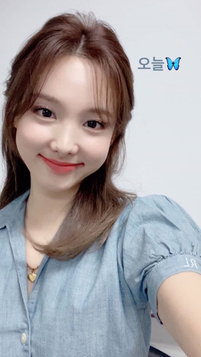 the neekies (nayeon's cheekies) — a necessary thread