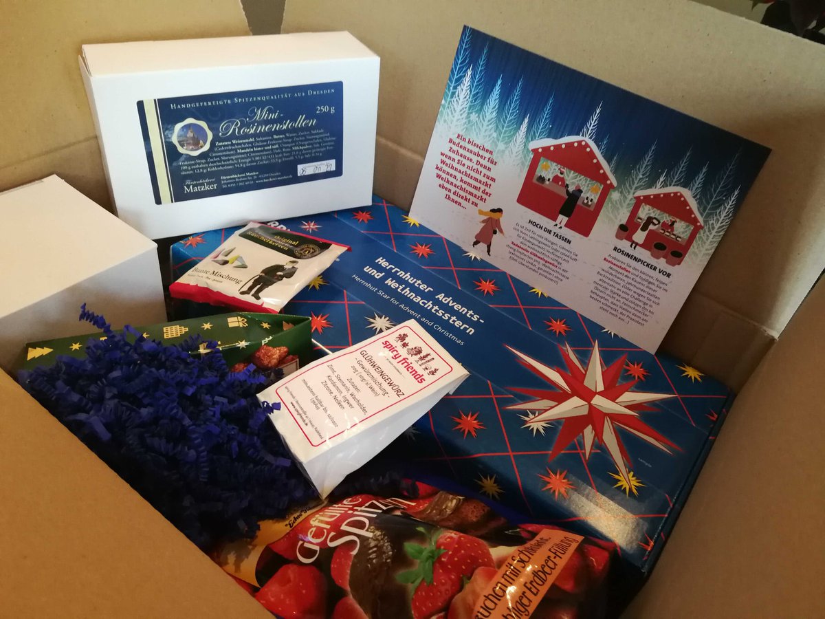 3m5_dd's tweet image. Weltneuheit: Kurz vor Weihnachten haben die 3m5. #webengineers eine Technologie erfunden, mit der sich ein kompletter Weihnachtsmarkt auf Paketgröße schrumpfen und verschicken lässt. Ein #Weihnachtswunder! In diesem Sinne: Frohes Fest! 🎄🎄🎄