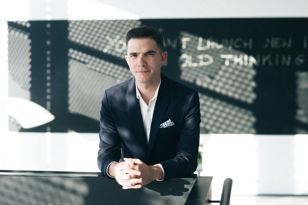 Grzegorz Ciwoniuk von #workai erläutert uns alles rund um die Kommunikationsplattform 💻  

Außerdem erfahren wir welche Trends Ciwoniuk in der Zukunft des Intranets sieht 🚀 

Du möchtest mehr über Wissens-Chatbots &amp; vorrausschauende Analysen erfahren? ➡️ bit.ly/2LVhtLM